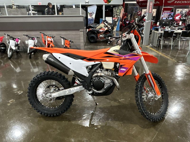 2024 KTM 500 XW-F  in a ORANGE exterior color. Del Amo Motorsports of Redondo Beach (424) 390-7811 delamomotorsports.com 