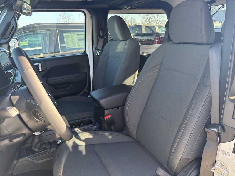New 2026 Jeep Wrangler 2-door Sport SImage 18
