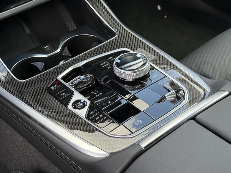 2025 BMW X7 M60iImage 25
