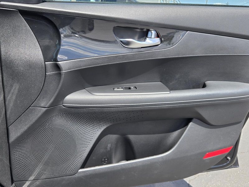 Used 2023 Kia Forte GT-Line IVT