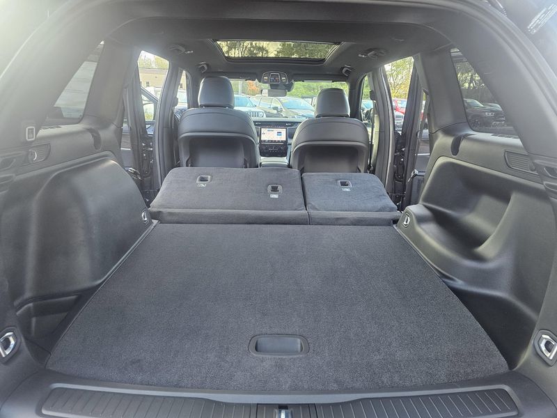 New 2025 Jeep Grand Cherokee Limited 4x4Image 11