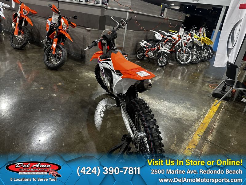 2024 KTM 300 SX  in a ORANGE exterior color. Del Amo Motorsports of Redondo Beach (424) 304-1660 delamomotorsports.com 