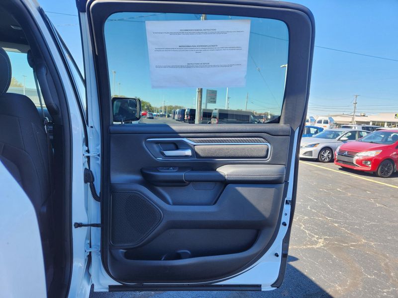 New 2027 RAM 1500 Big Horn Crew Cab 4x4 5'7' Box