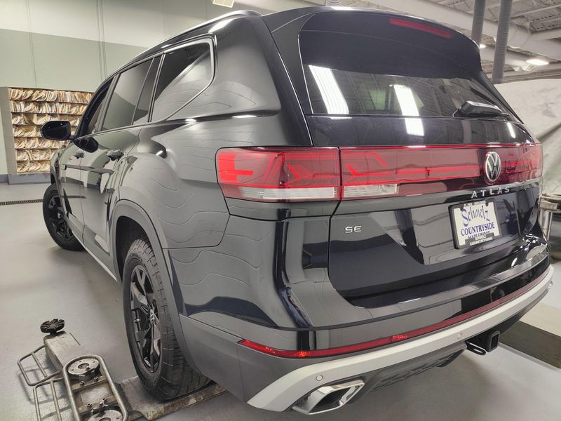 Used 2025 Volkswagen Atlas AWD Peak Edition w/SunroofImage 13