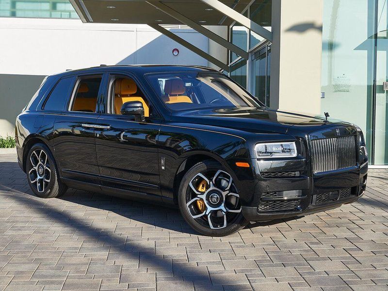 Used 2022 Rolls-Royce Cullinan Black Badge Image 5