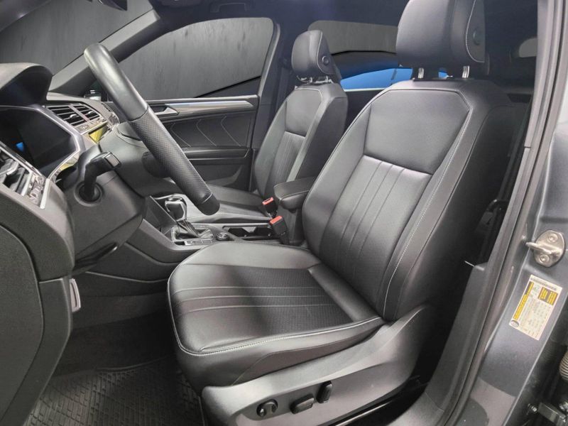 Used 2023 Volkswagen Tiguan SE R-Line Black AWD w/SunroofImage 14