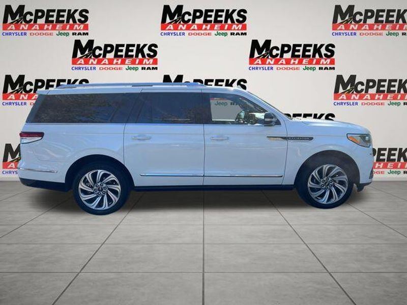 Used 2022 Lincoln Navigator ReserveImage 6