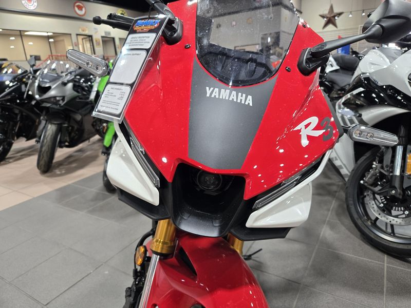 USED 2026 YAMAHA YZF-R3 ABS 70TH ANNIVERSARY EDITION Image 9