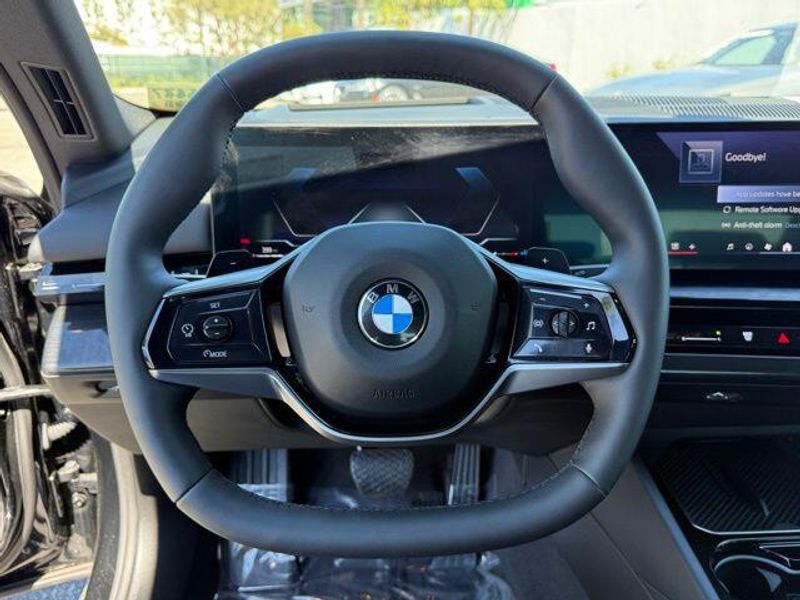 Used 2025 BMW 5 Series 530i xDriveImage 17