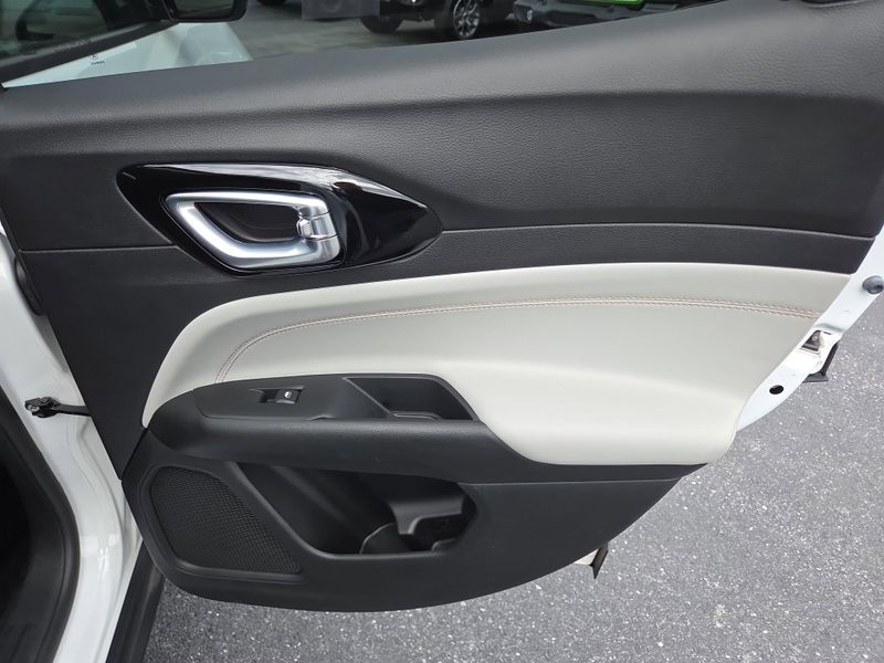 2022 Jeep Compass Limited photo 15