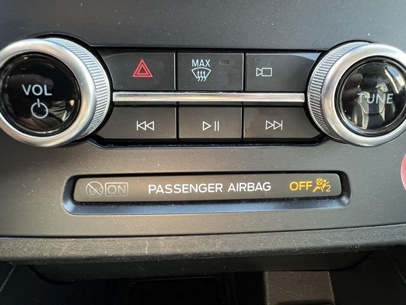 2022 Ford Edge Titanium photo 28