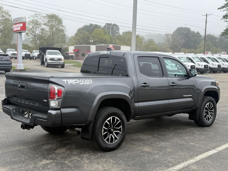 2023 Toyota Tacoma SR5 photo 2