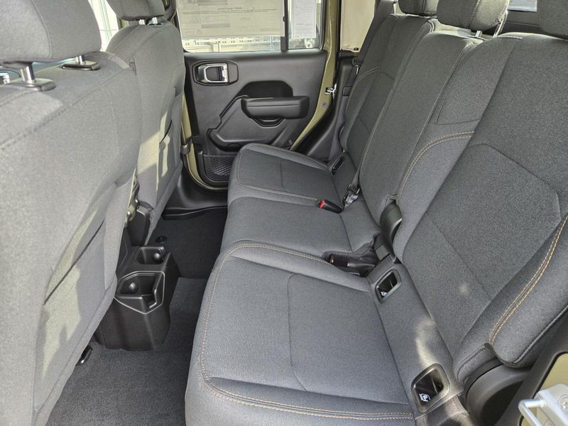 New 2026 Jeep Gladiator Sport S 4x4