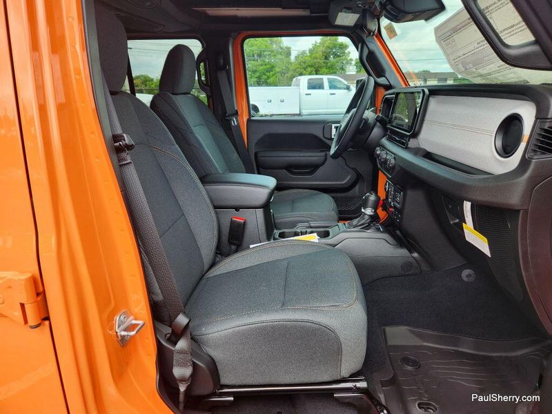 New 2025 Jeep Wrangler 4-door WillysImage 29