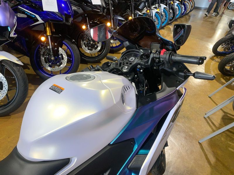 New 2025 Yamaha YZF-R3 ABS Image 7
