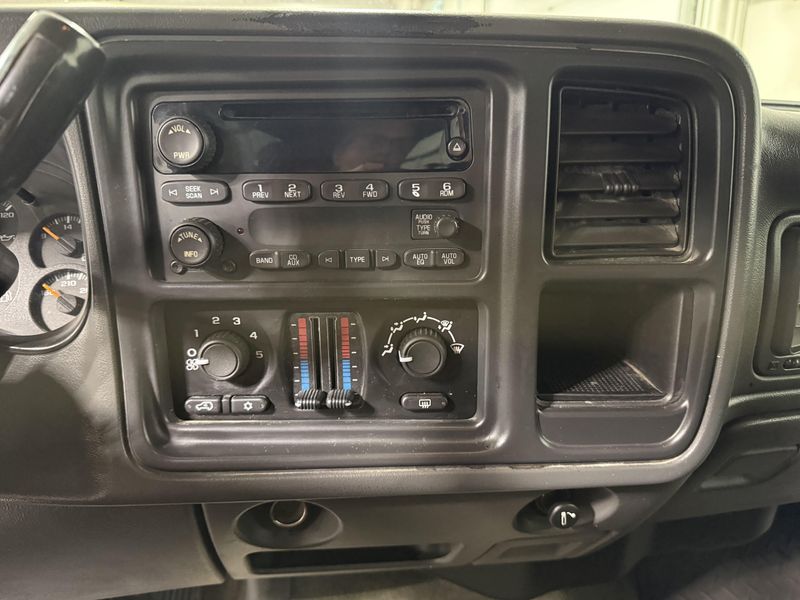 Used 2005 Chevrolet Silverado 2500HD LSImage 17