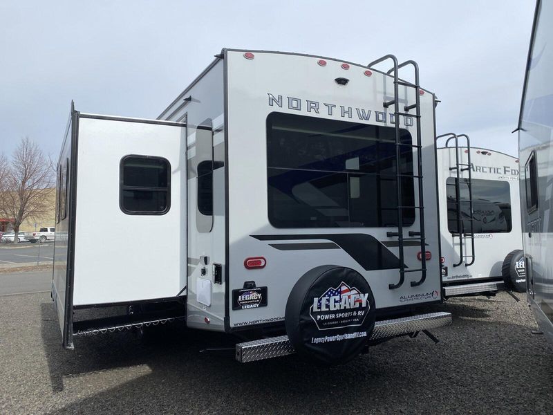 New 2025 ARCTIC FOX 32A Image 2