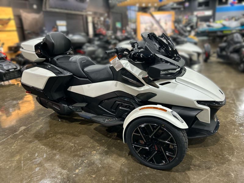 New 2026 Can-Am SPYDER RT SEA-TO-SKY (SE6) Image 10