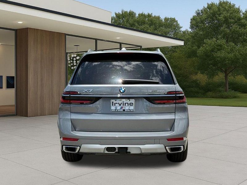 New 2027 BMW X7 xDrive40iImage 10