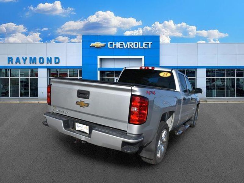 Used 2018 Chevrolet Silverado 1500 CustomImage 3
