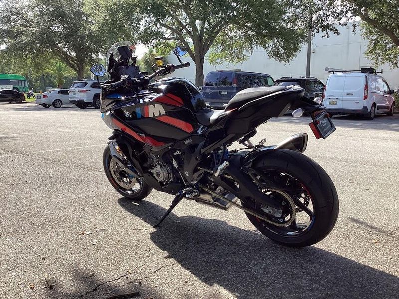 2025 BMW M 1000 XR