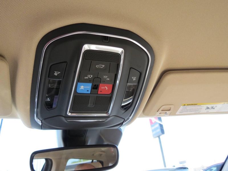 Used 2022 Jeep Grand Cherokee Limited 4x4 4dr SUV (midyear release)Image 19