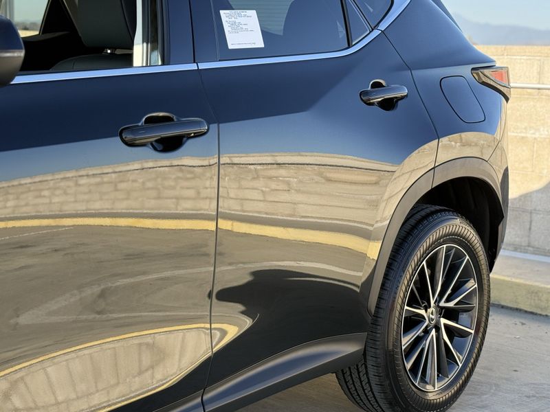 2025 Lexus NX 250Image 9