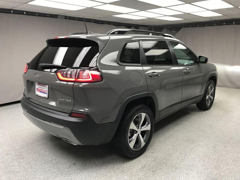 Used 2022 Jeep Cherokee LimitedImage 12