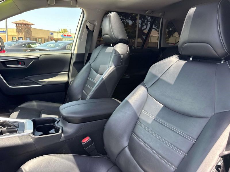Used 2019 Toyota RAV4 XLE Premium FWD (Natl)