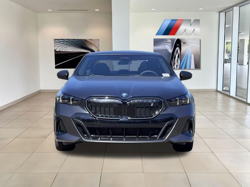 2025 BMW i5 xDrive40Image 4