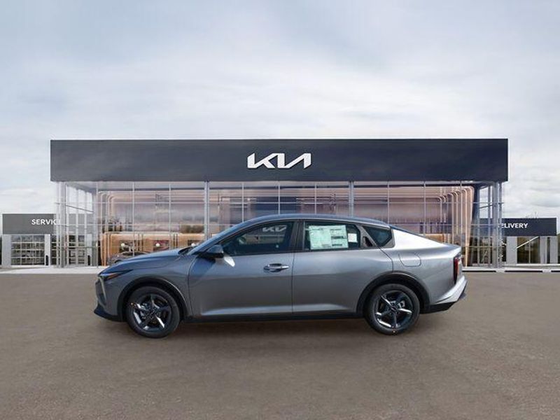 New 2026 Kia K4 LXSImage 7