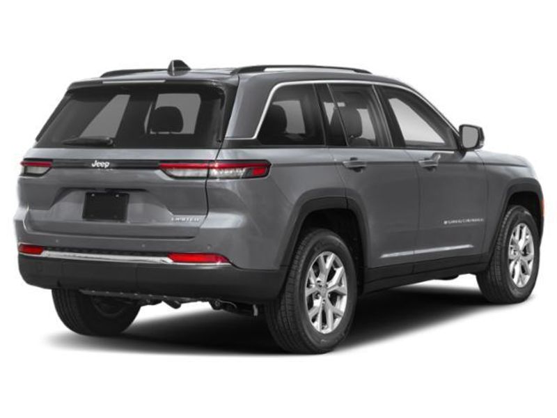 New 2025 Jeep Grand Cherokee Limited 4x4Image 3