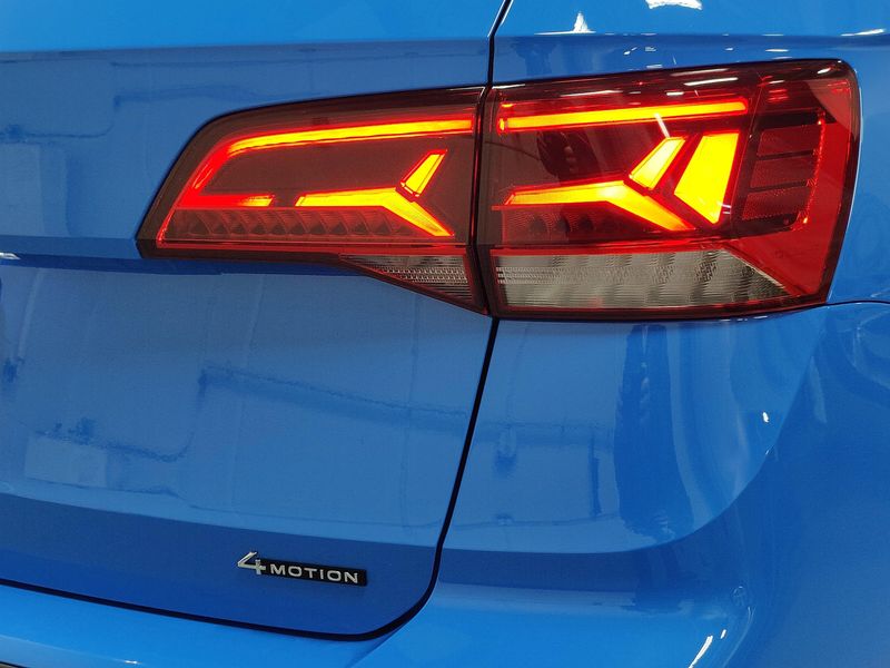 Used 2023 Volkswagen Taos SE AWD w/SunroofImage 4