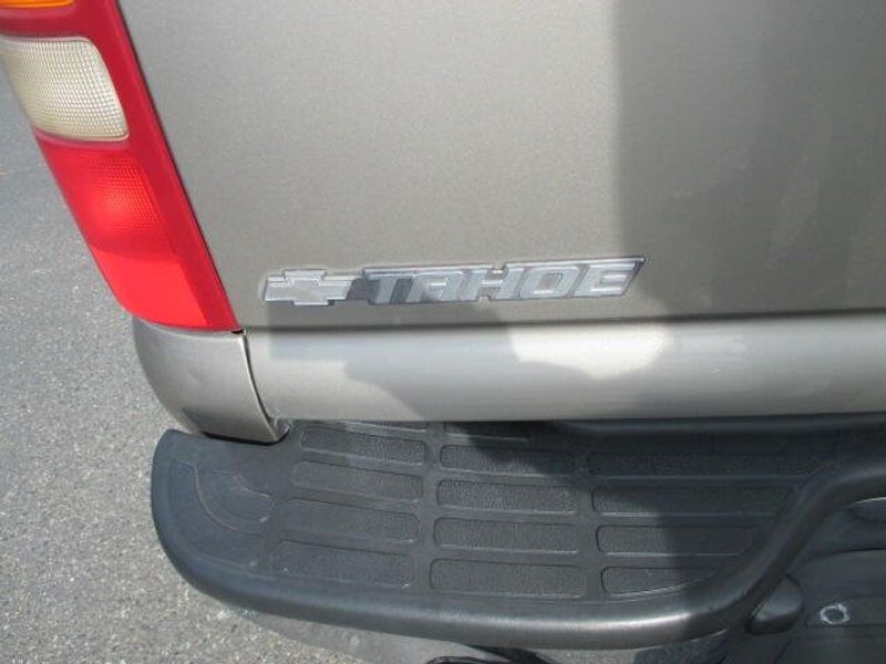 2003 Chevrolet Tahoe LTImage 10