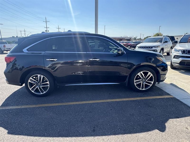 2017 Acura MDX SH-AWD Advance photo 6