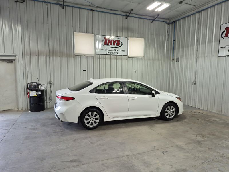 Used 2022 Toyota Corolla LEImage 4