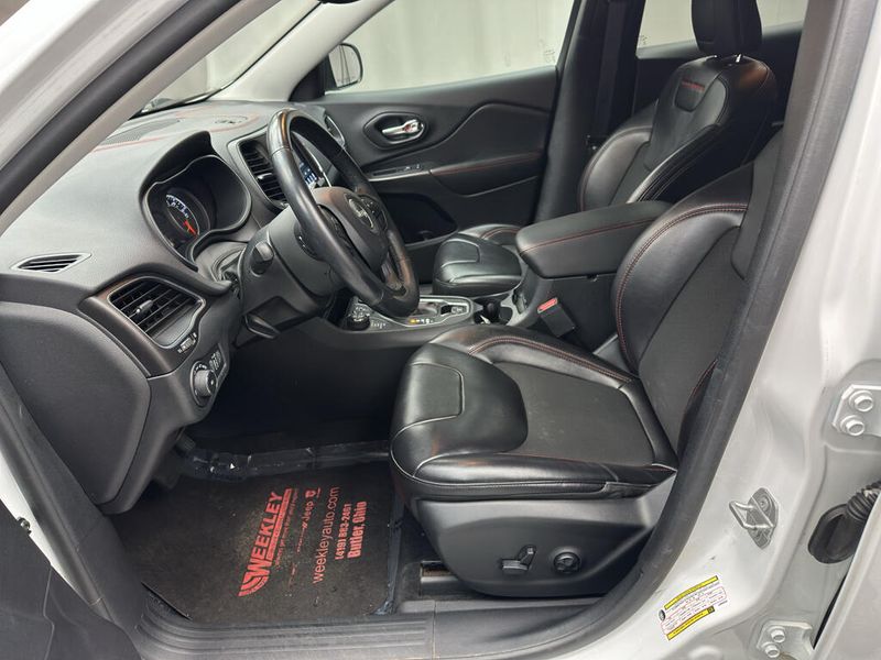 Used 2020 Jeep Cherokee TrailhawkImage 9