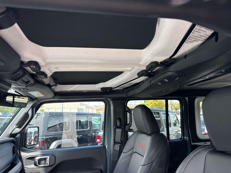 New 2026 Jeep Wrangler 4-door Rubicon X