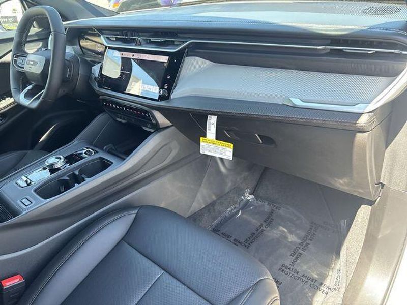 New 2026 Jeep Cherokee Limited 4x4Image 13