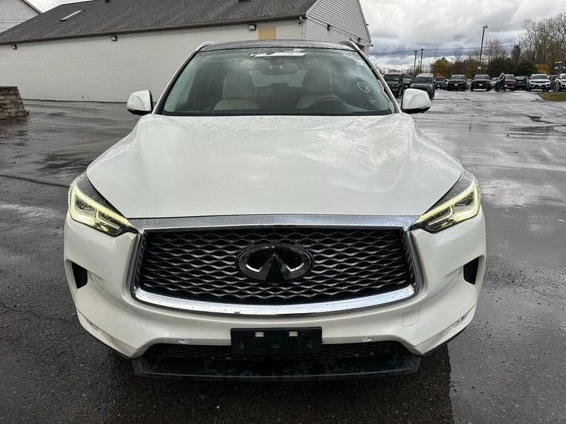 2019 Infiniti QX50 Essential photo 2