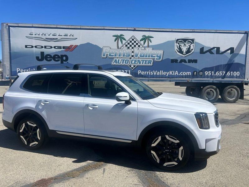 Used 2024 Kia Telluride SImage 1