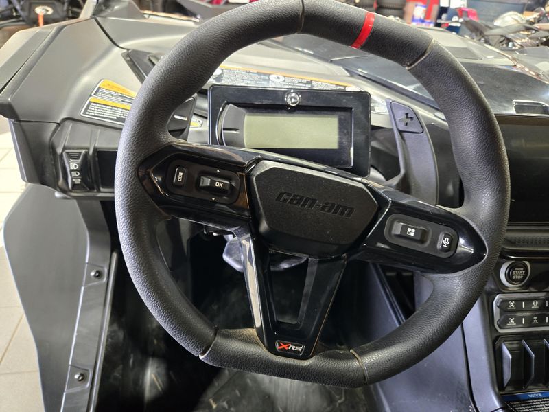 NEW 2026 CAN-AM MAVERICK R X RS 999T DCT Image 16