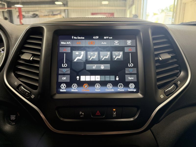 Used 2021 Jeep Cherokee 80th AnniversaryImage 33