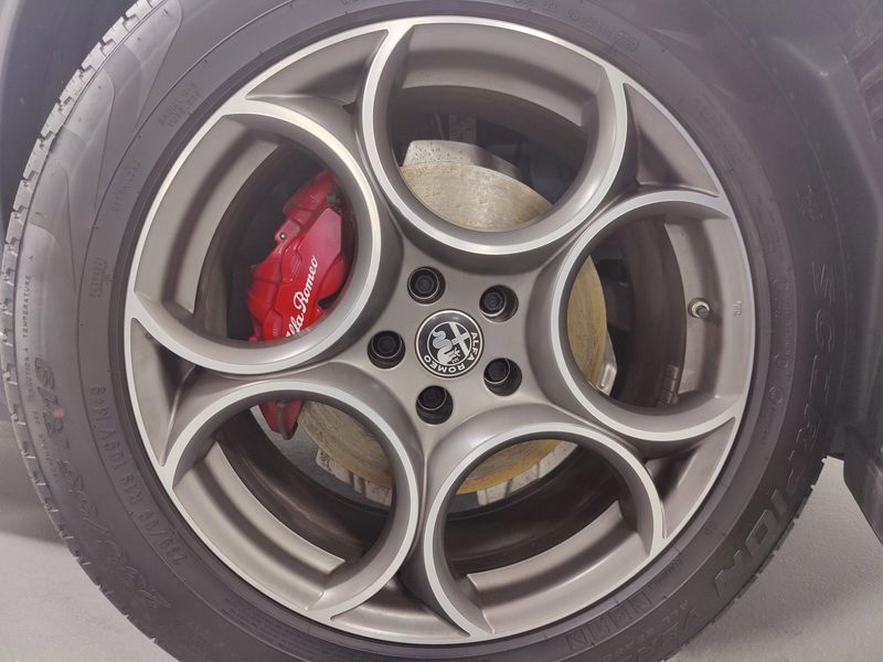 Used 2024 Alfa Romeo Stelvio AWD Sprint w/Sunroof/NavImage 27