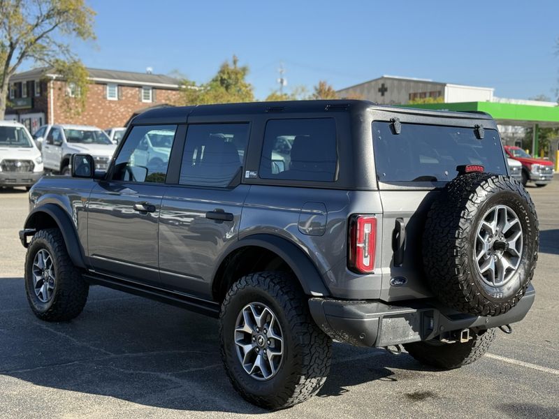 2022 Ford Bronco Badlands photo 4