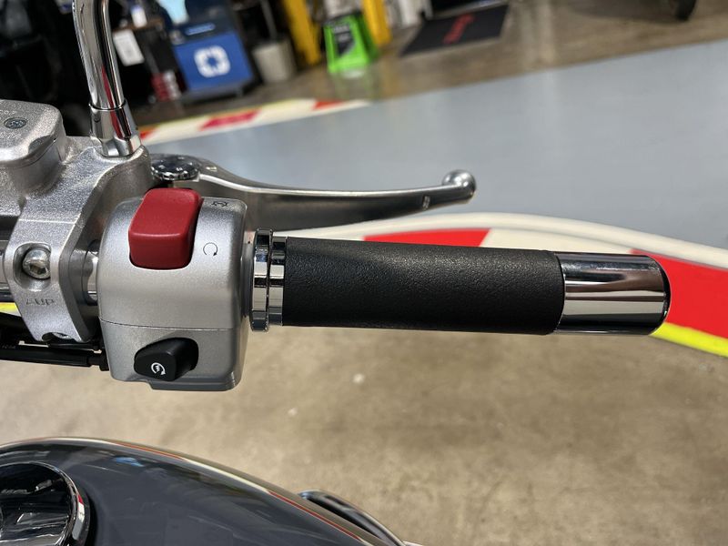 New 2025 Suzuki BOULEVARD C50 Image 13