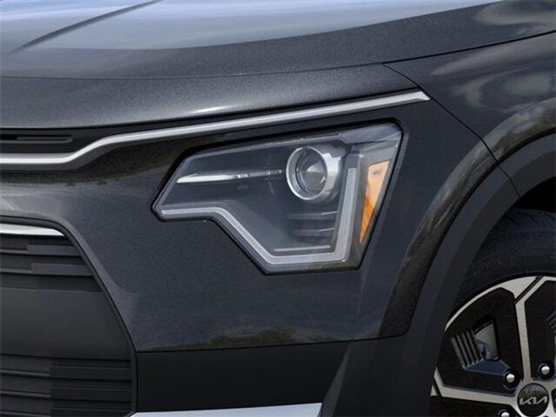2025 Kia Niro LXImage 10