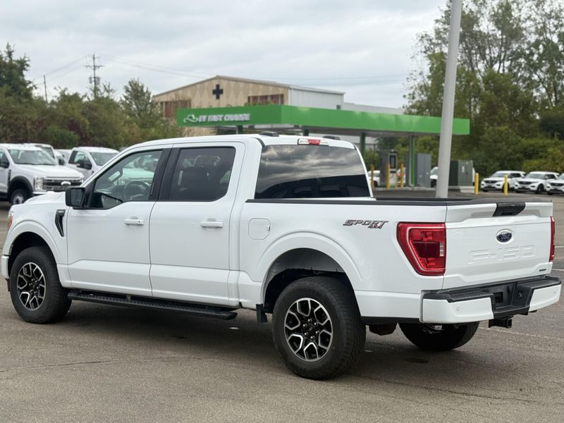 2022 Ford F-150 XLT photo 5