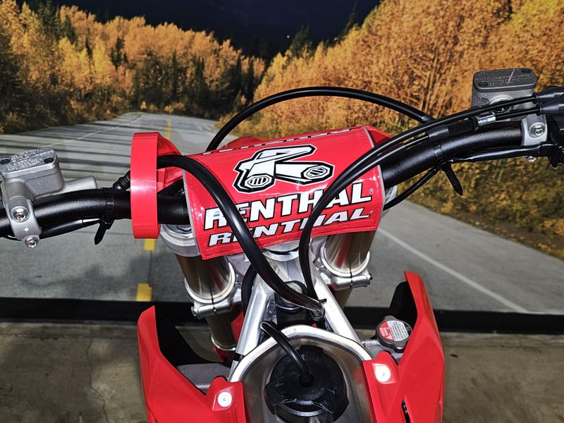 New 2025 Honda CRF450R Image 10