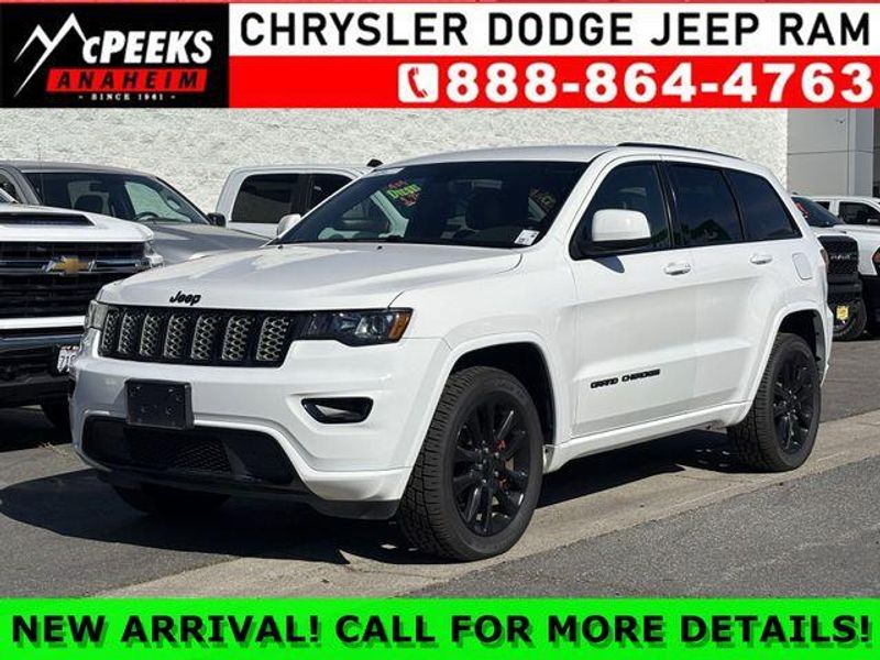 Used 2020 Jeep Grand Cherokee AltitudeImage 1